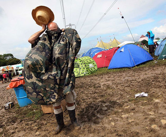 Glastonbury Day 2: rain shower
