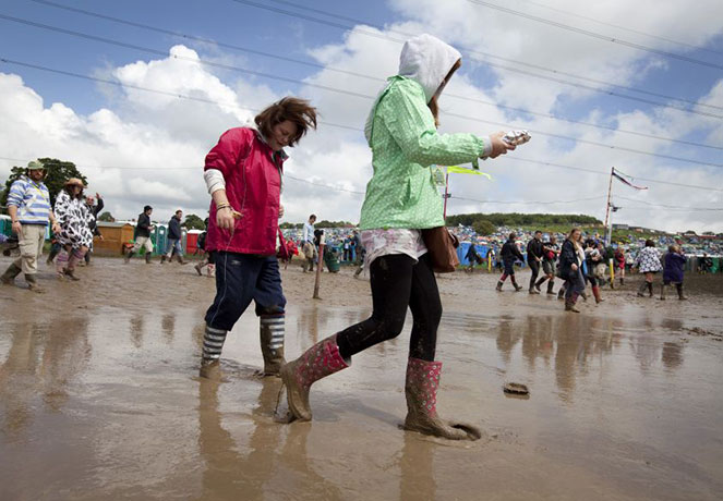 Glastonbury day 2: girls