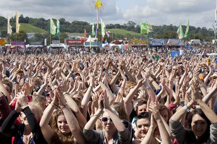 Glastonbury-2011-crowd-001.jpg