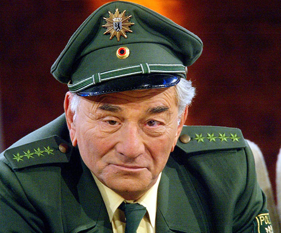 Peter Falk: US Actor Peter Falk dies aged 83