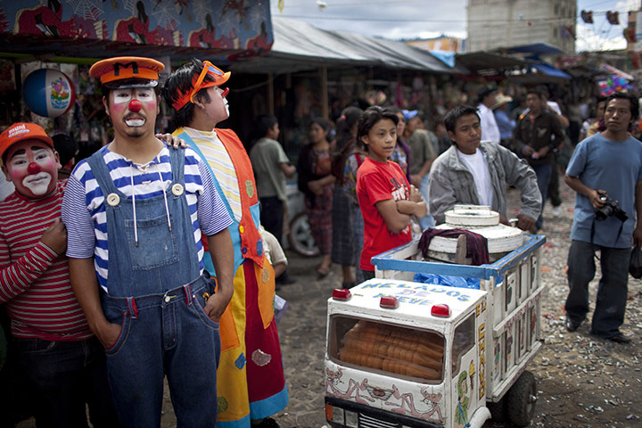 24 Hours In Pix: Guatemalan clowns