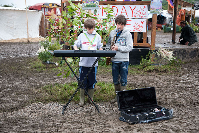 Glastonbury Day 4: Glastonbury 2011: busking