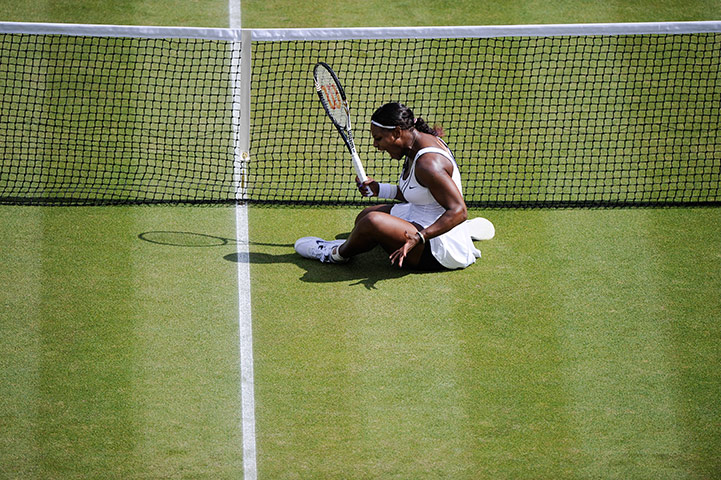 Wimbledon day 6: An anguised Serena Williams