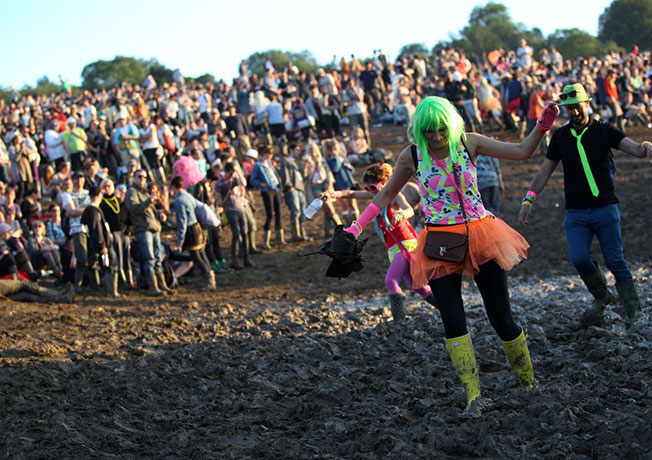 Glastonbury day 4: Glastonbury 2011: Pulp Crowd