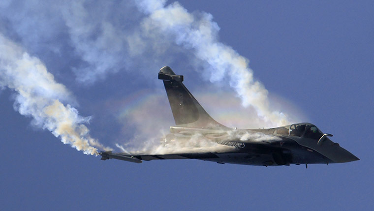24 Hours: Paris, France: A Dassault Rafale fighter during the 49th Paris Air Show