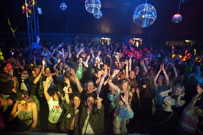 Glastonbury day 5 : Glastonbury 2011: Silent Disco