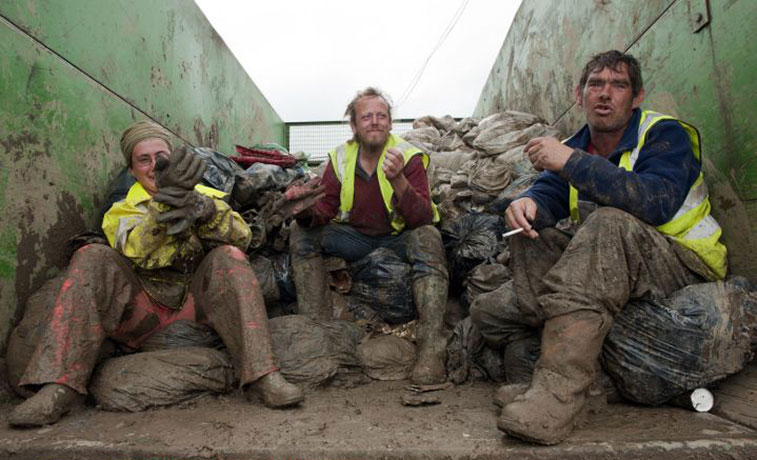 Glastonbury day 5 : Glastonbury 2011: binmen