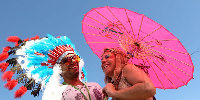 Glastonbury day 5: Glastonbury 2011: head dress