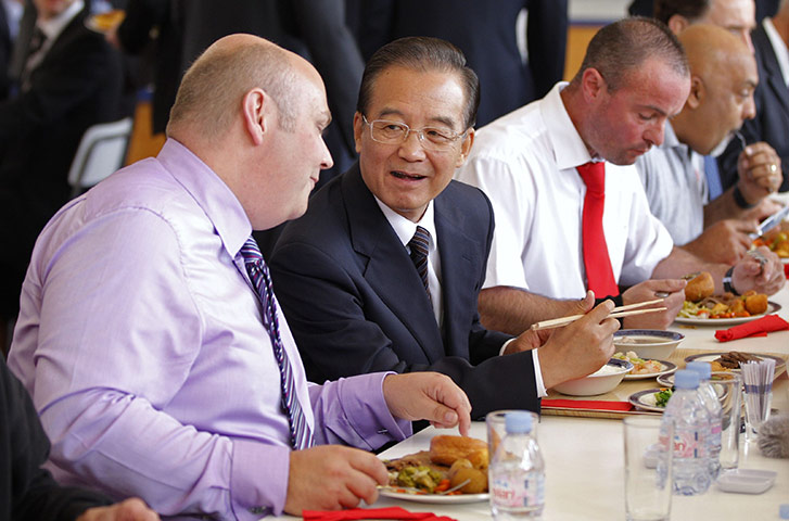 Wen Jiabao in UK: Wen Jiabao Visits MG Plant In Birmingham