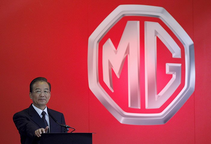 Wen Jiabao in UK: Chinese Premier Wen Jiabao Visits MG Plant In Birmingham