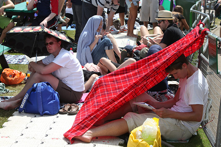 UK hot weather : UK hot weather 