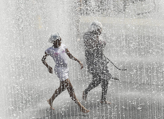 UK hot weather : UK hot weather 