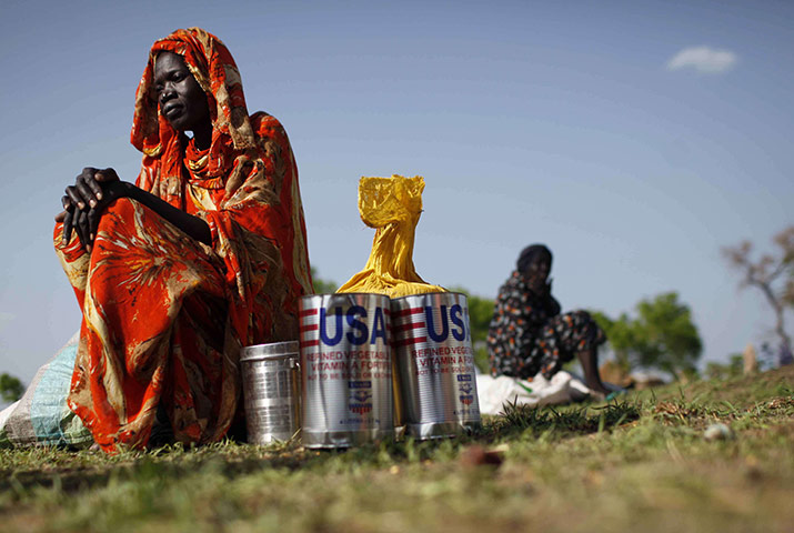 Southern Sudan: Refugees in Agok in southern Sudan - 05 Jun 2011