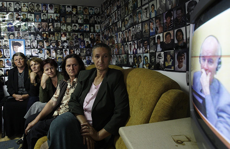 Ratko Mladic: Bosnian Muslim women from Srebrenica watch Mladic's court proceedings