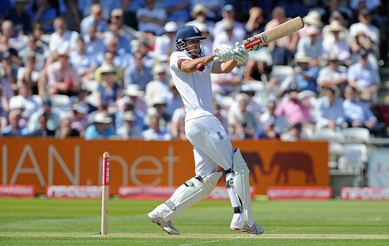 England v Sri Lanka 2nd: Alastair Cook pulls Fernando for four