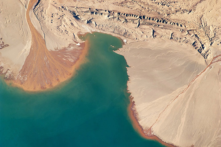 Satelitte Eye on Earth: Ayakum lake on Tibetan Plateau