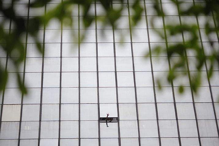 24 hours in pictures: Thaksin supporter in Bangkok