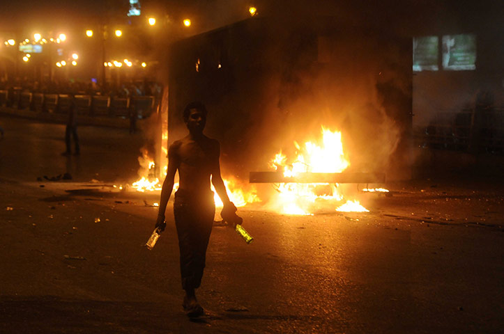 24 Hours in Pictures: Egyptian unrest