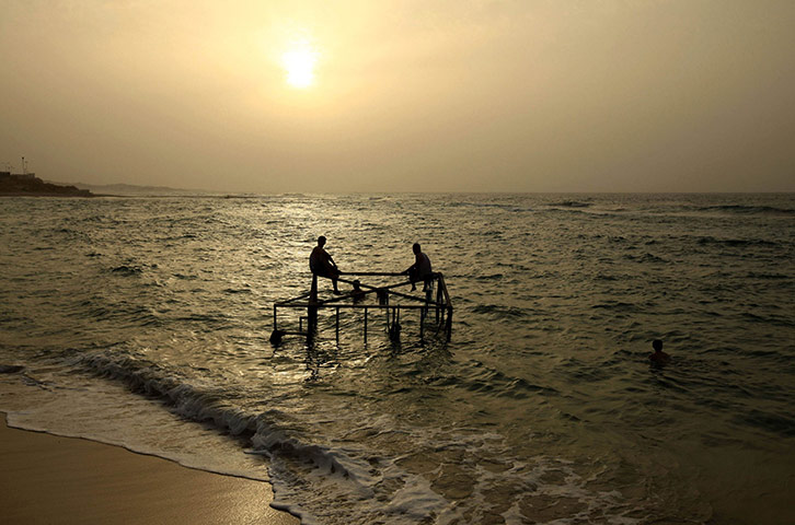 24 Hours in Pictures: Rebel sunset