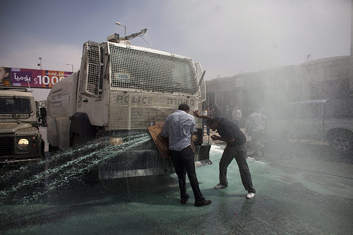 24 hours: Ramallah, West Bank: clashes at the Kalandia refugee camp 