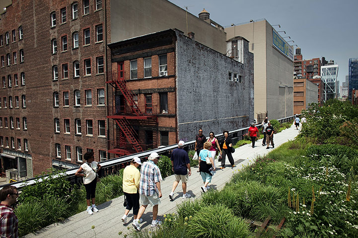 High Line: Second section of New York City's elevated High Line Park opens