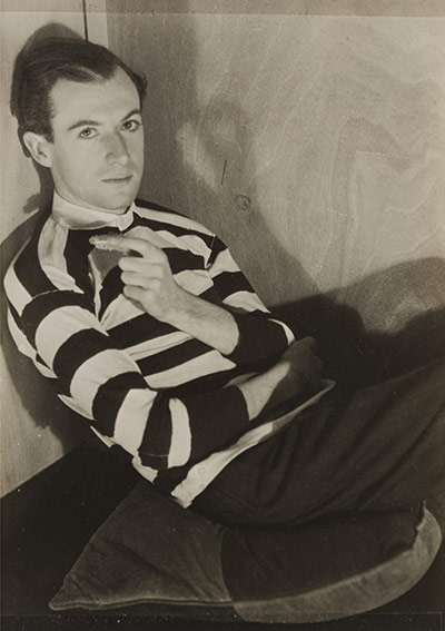 V&A Queen Portraits: Cecil Beaton by Curtis Moffat