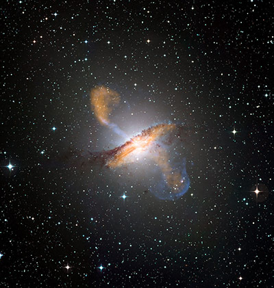 Month in Space: Radio Telescopes Capture Best-Ever Snapshot of Black Hole Jets