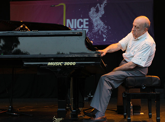 Sunday festivals : Sunday festivals around the globe