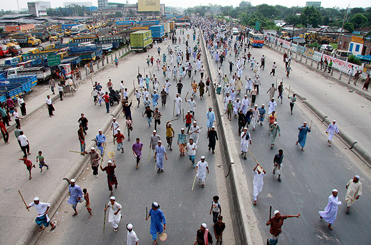  24 hours: Dhaka, Bangladesh: Hundreds of Islamic activists march