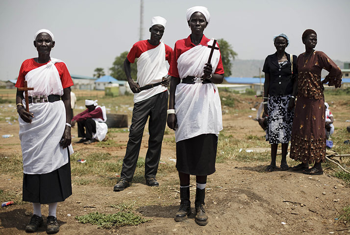 FTA: David Azia: Men and women from Jonglei state gather 