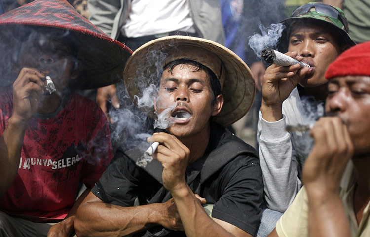24 hours in pictures: tobacco control  protest in Indonesia