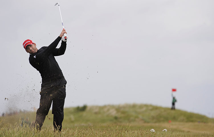 Open Golf: Sergio Garcia plays his 2nd on the 18th after a free drop from the crowd