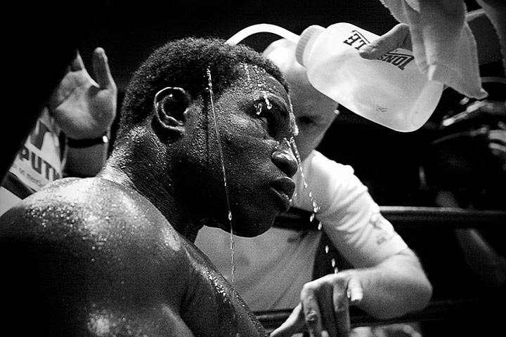 In Pictures: Gbenga Olunkun during his defeat by Robert Helenius