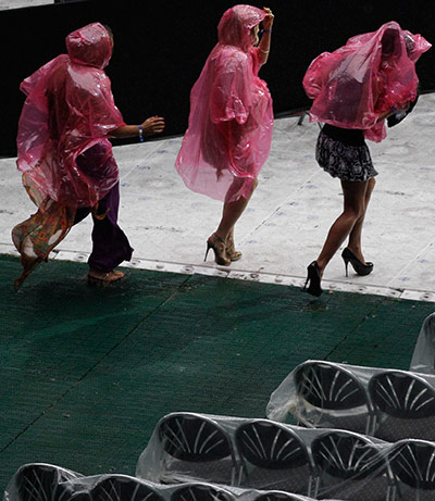 Haye v Klitschko: Fans arrive for the David Haye v Wladimir Klitschko fight