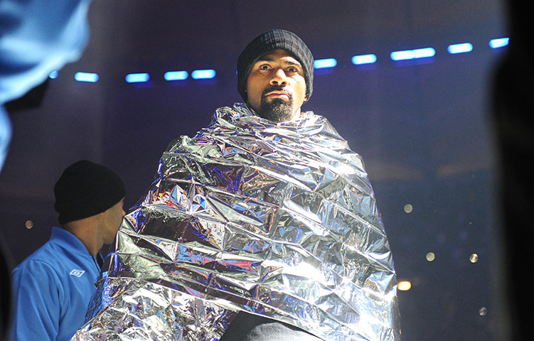 Haye v Klitschko: David Haye keeps warm as he waits for Klitschko's entrance