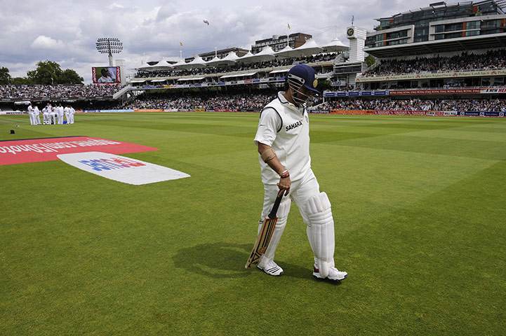 Eng v India Day 2 Test 1: A despondent Sachin Tendulkar trudges back to the pavilion
