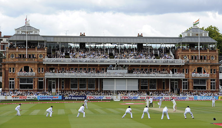Eng v India Day 2 Test 1: England field with 3 slips and 3 gullies