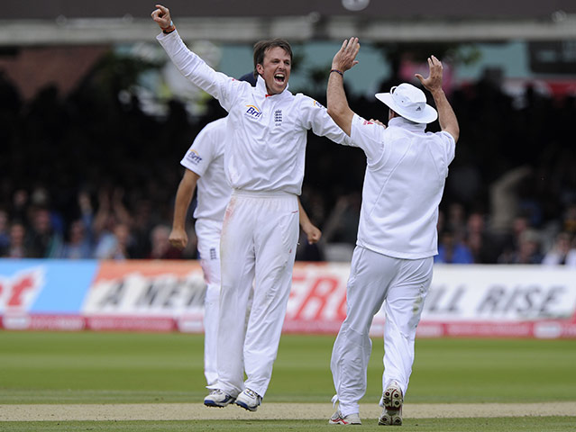 Eng v India Day 2 Test 1: Swann celebrates getting wicket of Raina