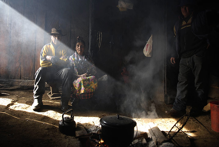 24 hours: Farmers prepare food in Butalelbum, Chile