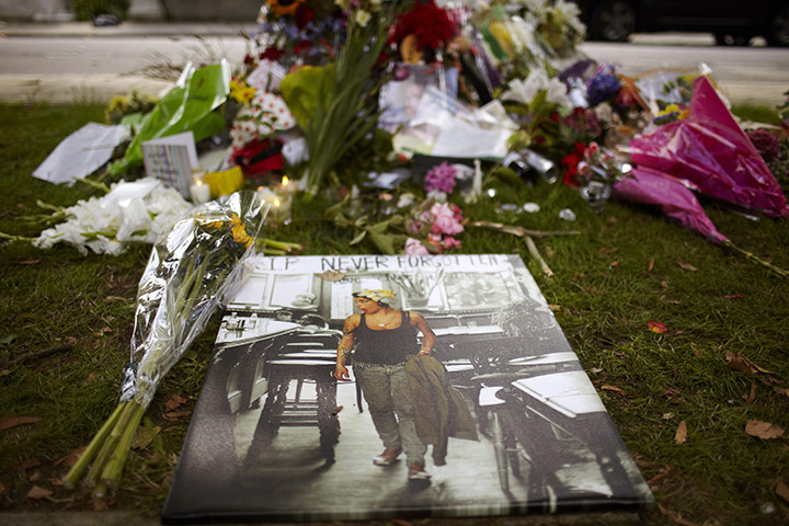 Amy Winehouse tributes: Amy Winehouse Found Dead