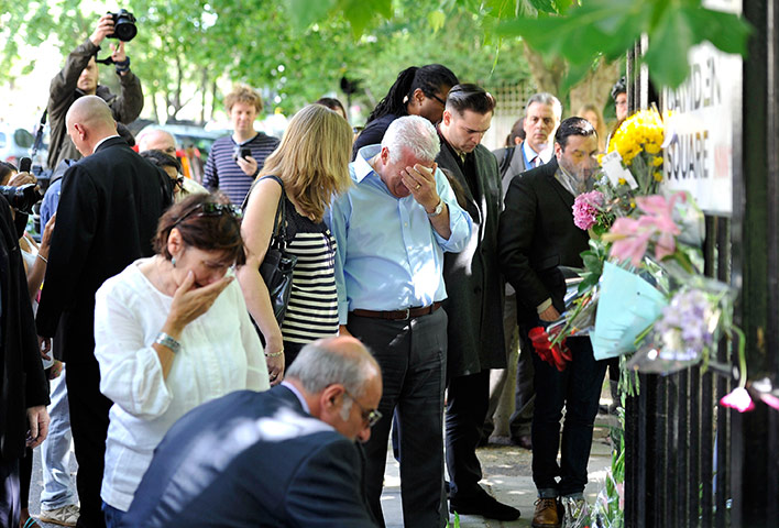 amy winehouse tributes: amy winehouse's parents arrive at her camden square home