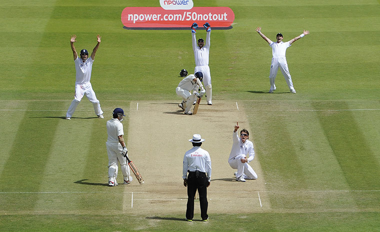 England v India Final day: Graeme Swann traps Gambhir LBW