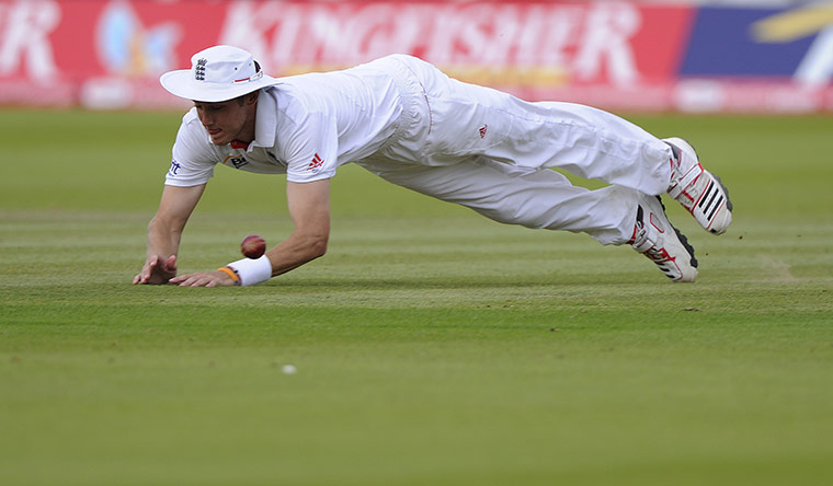 England v India fifth day: Stuart Broad dives to stop a ball