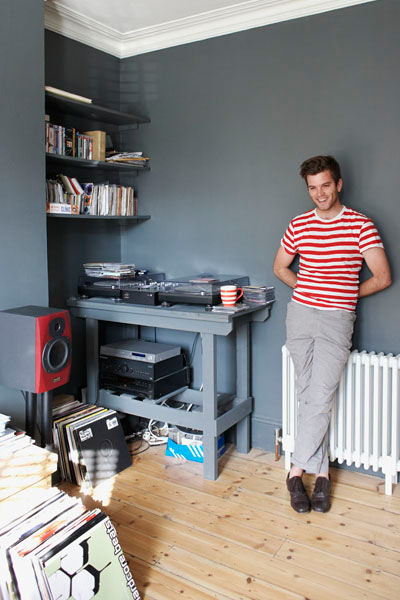 disc jockey tom ravenscroft