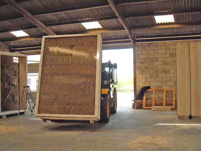 Straw Houses: ModCell’s ‘flying factory’