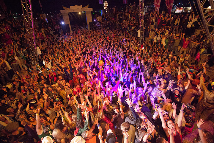 secret garden party: bassnectar djs in the collosillyum