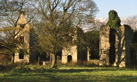 A still from Patrick Keiller's Robinson in Ruins