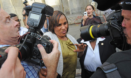 凯悦之伤:酒店工作人员为争取公正待遇而进行