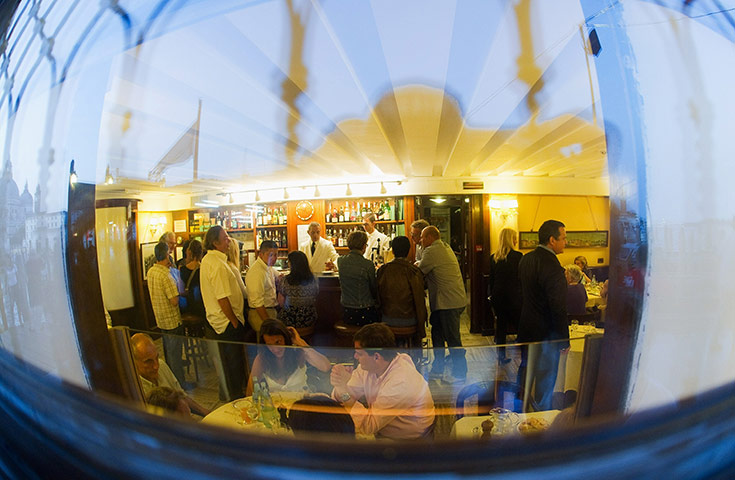 Week in Business: Harry's Bar in Venice