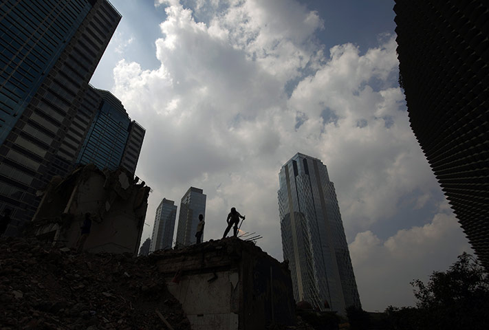 24 hours in pictures: demolition of an old building  in Jakarta